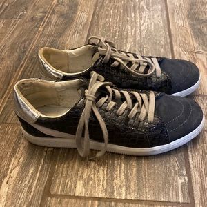 Women’s Dolce Vita Silver Gray Athletic Sneaker Shoes Size 8.5